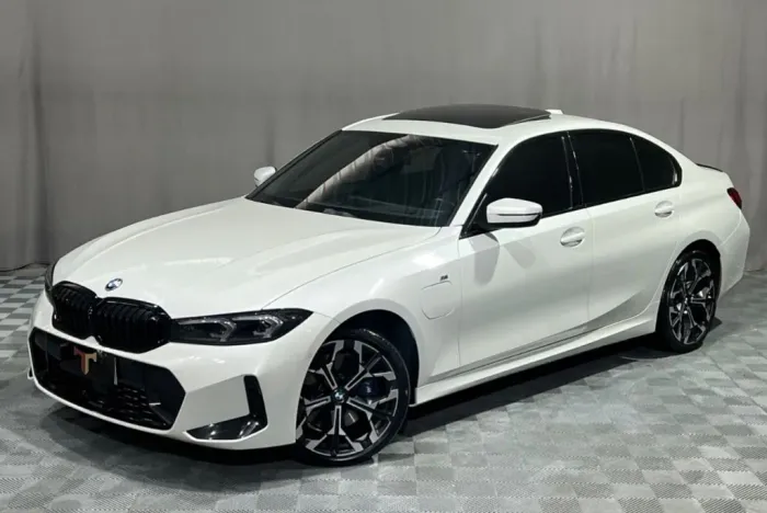BMW 330E M Sport 2.0 Turbo Híbrido AU 2025