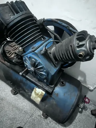 Vendo compressor de ar industrial
