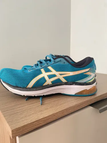 Tênis asics