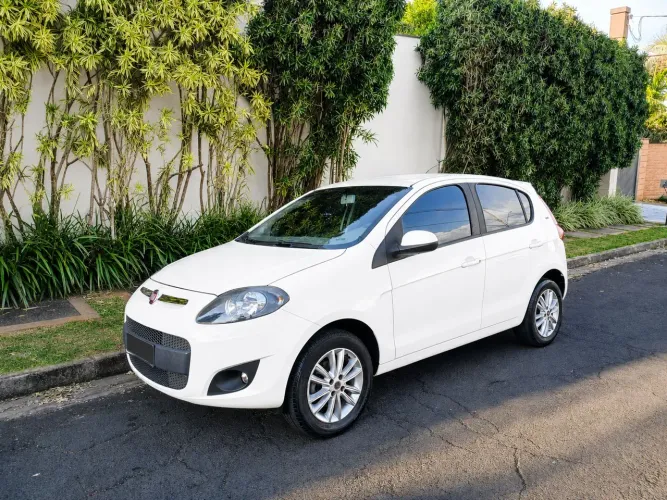 Fiat Palio Essence 1.6 Flex 16V 5P 2014