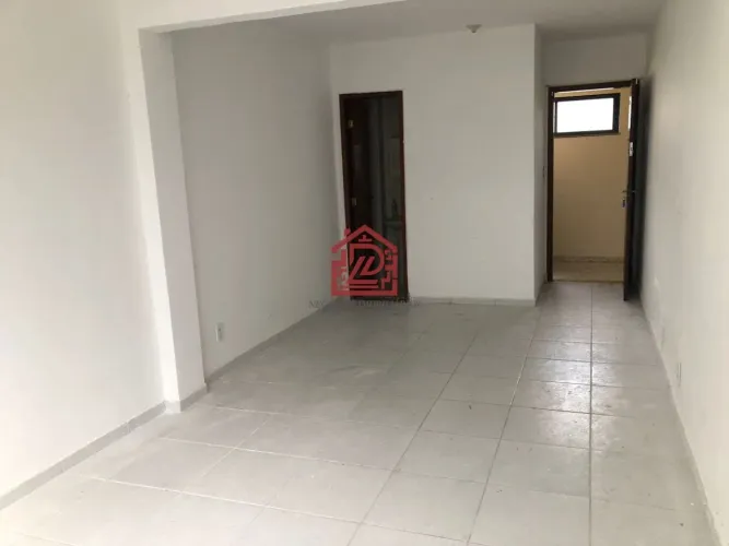 Sala Comercial no Centro de Macaé, 29m², 1 Banheiro, Aluguel R$900