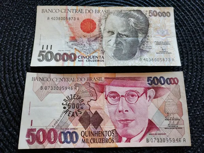 Duas cédulas Cruzeiros ( em bom estado )