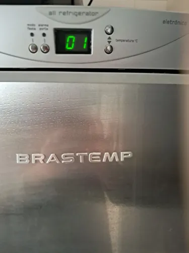 Geladeira Brastemp ( tipo visa cooler)