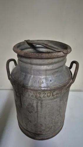 Tarro de leite antigo 20 litros