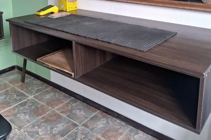 Bancada suspensa- Barbearia/ Salão 