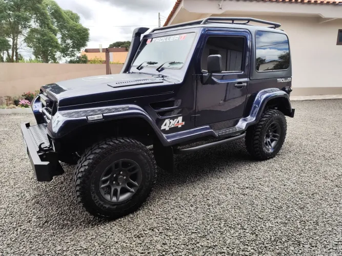 Troller T-4 4X4 2.8 TB Int. Cap. Rígida Diesel 2001
