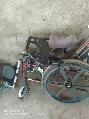 Cadeira hospitalar em perfeito estado!