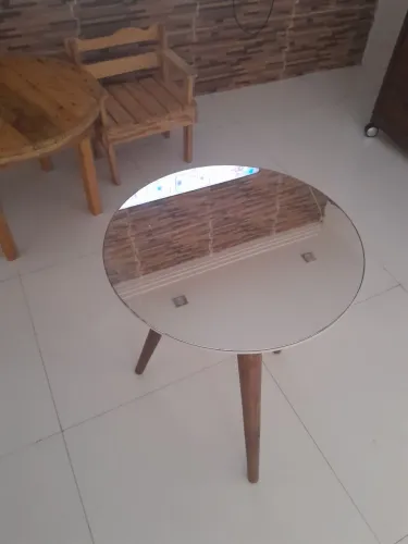 Mesa de canto espelhado