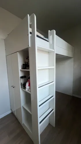 Cama alta estilo beliche TokStok