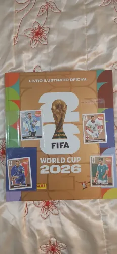 ÁLBUM OFICIAL PANINI COPA DO MUNDO FIFA 2026 - CAPA DURA GOLD COMPLETO