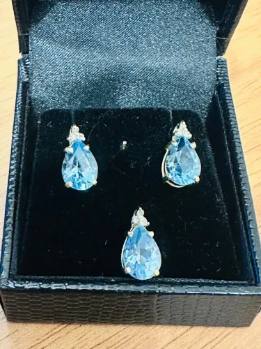 CONJUNTO EM OURO 18K COM ÁGUA-MARINHA E BRILHANTES - 4,0 g