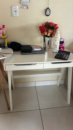 Mesinha de escritório toda no MDF