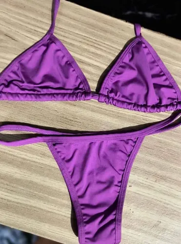 Biquíni modelo bronze G