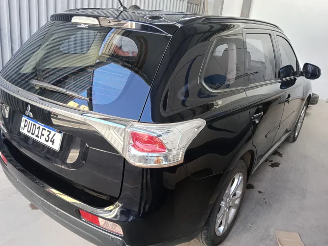 Mitsubishi Outlander 2.0 16V 160cv Aut. 2014