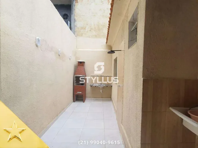 Casa de Vila Charmosa com 2 Quartos e Quintal com Churrasqueira em Todos os Santos! M93H