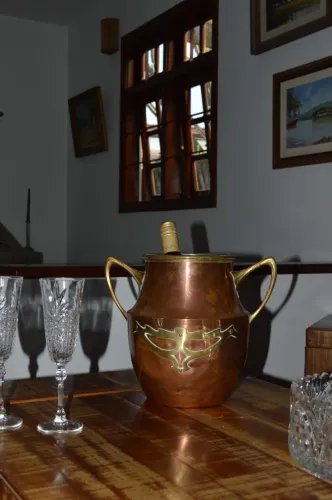 Exótica champanheira em latão e bronze 