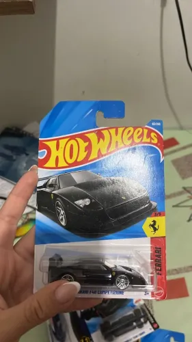 carrinho hotwheels ferrari f40 preta