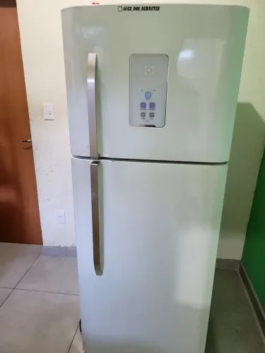 Vendo geladeira Eletrolux 