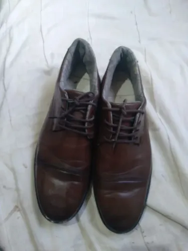Sapato marrom achocolatado