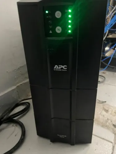 NOBREAK APC 3KVA SENOIDAL 3000VA SMART-UPS 220V SMC3000XLI-BR