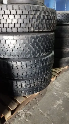 Pneus de caminhão por 350.00