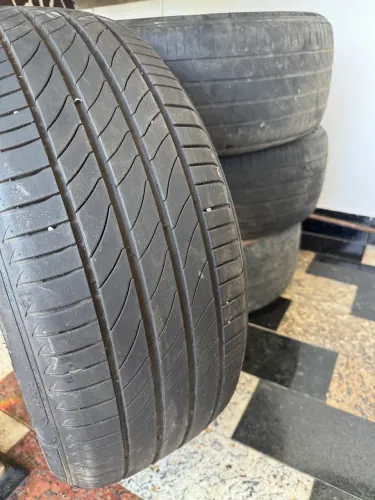 Pneus Michelin 205 50 R17