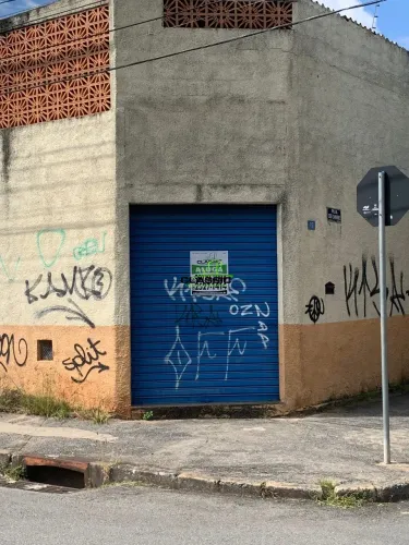 ALUGUEL: Loja +- 18 m², banheiro