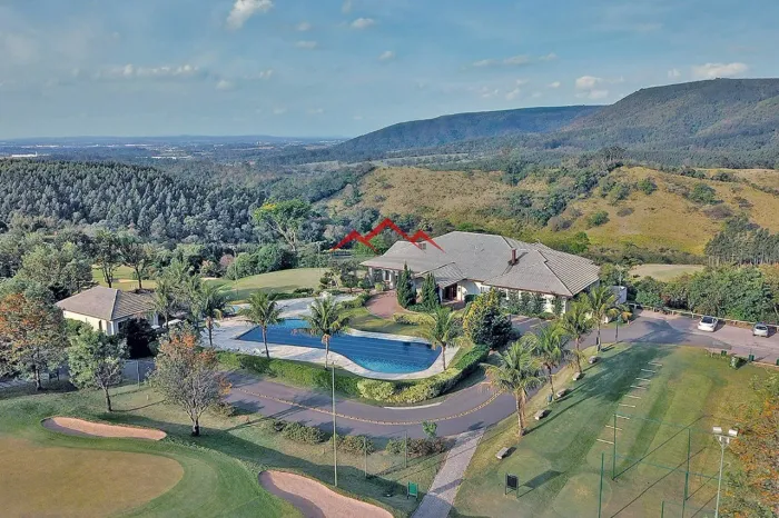 Casa de Alto Padrão à Venda no Portal Japy Golf Club em Jundiaí | 360 m² | Terreno 1.000 m