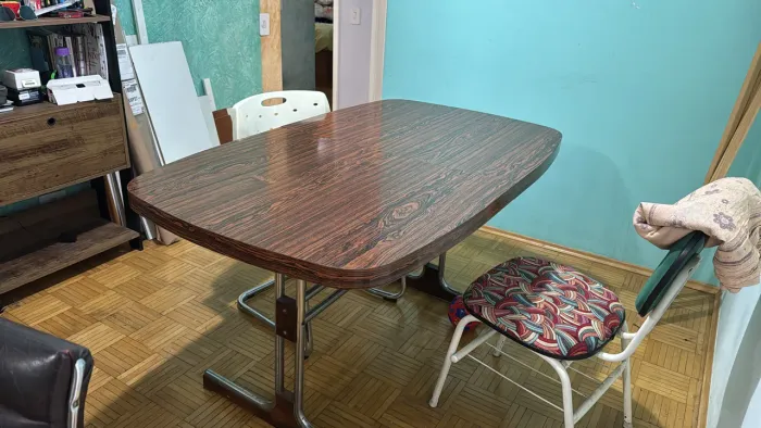 Conjunto de mesa e cadeiras Bazenski anos 70