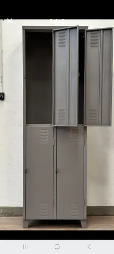Roupeiro de aço 4 portas grandes.( só novos )