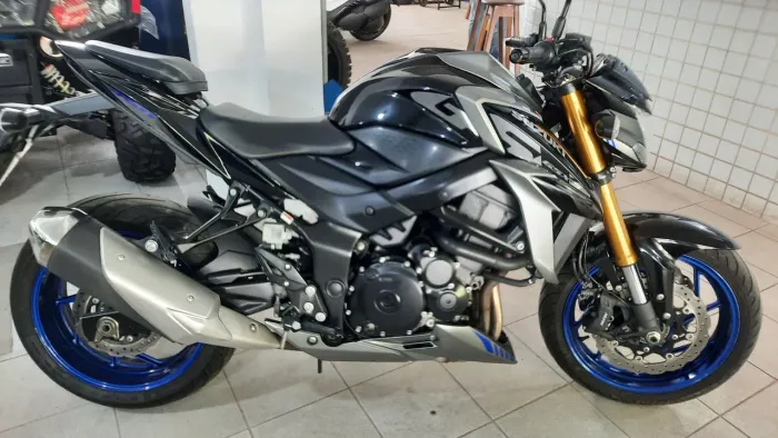 Suzuki GSX-S 750 23/24 17900km impecável. Sem detalhes