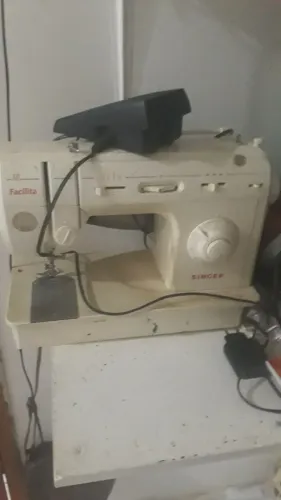 Máquina de costura Singer