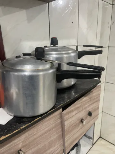 2 Panelas de Pressão 7 e 4,5 LTS