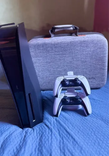 Playstation5 Fat muito bem conservado acompanha acessórios 2 controles originais 