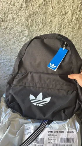MOCHILA ADIDAS ORIGINALS ?