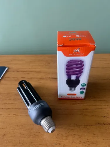 Lâmpadas Luz Negra 220V ? 2 unidades