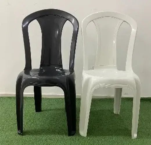 CADEIRA DE PLÁSTICO.