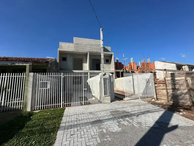 RC IMÓVEIS VENDE SOBRADO NO GANCHINHO
