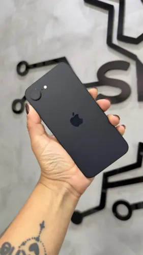 iPhone 16e Black - 128GB (GARANTIA APPLE 10/2026)