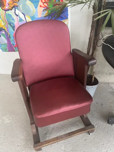 Cadeira antiga de cinema