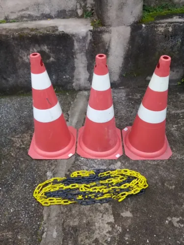 cone e corrente PVC - para sinalização de obra, reforma, estacionamento 