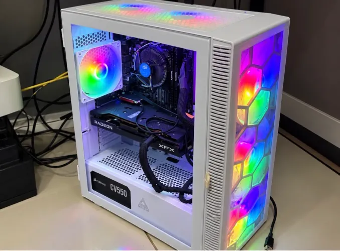 PC Gamer - AMD RX 6650XT