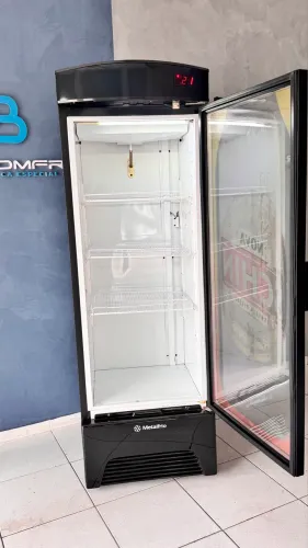 Cervejeira Semi Nova Metalfrio 400 litros +1 -2 -4 -6 . Garantia de 8 mês
