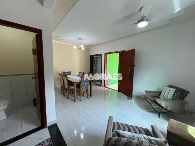 Casa em Condomínio Fechado com 4 quartos (2 suítes) à venda, 250 m² por R$ 900.000 - Resid