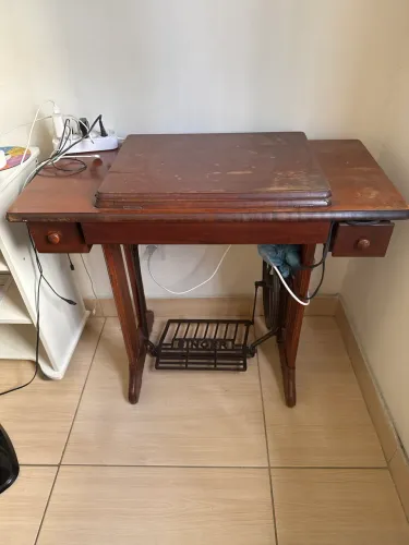 Máquina antiga de costura