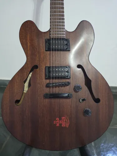 Guitarra semi acústica condor