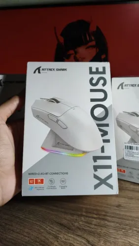 Mouse Sem Fio Attack Shark X11 Tri-Mode com Dock de Carregamento