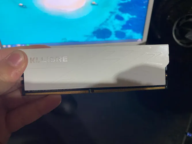 Memória RAM Kllisre 16gb Branca
