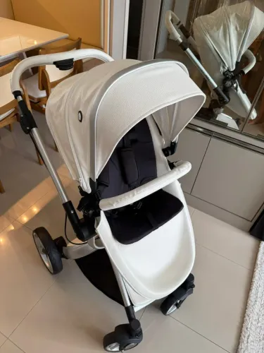 Carrinho Bebe Litet Candy branco, vira moises