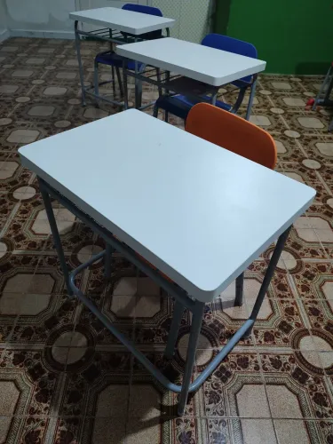 Cadeiras e mesas p/atividades infantil
